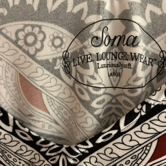 Summer's most-wanted layer: this lovely caftan tunic comfy and relaxing - Picture 5 of 9